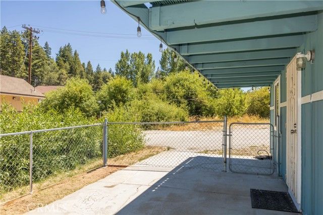 2395 Hunsaker, Running Springs, CA 92382