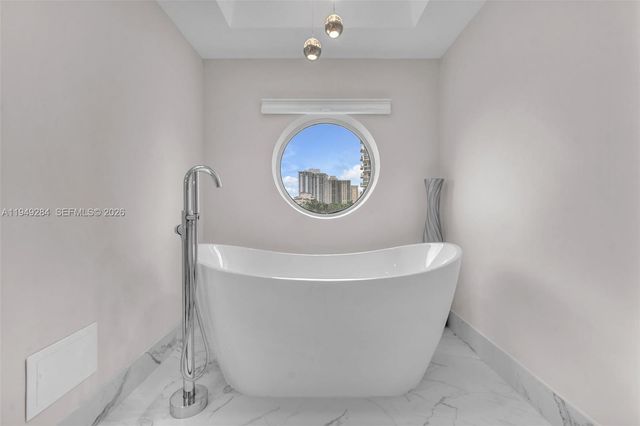 20191 E Country Club DR 601, Aventura, FL 33180