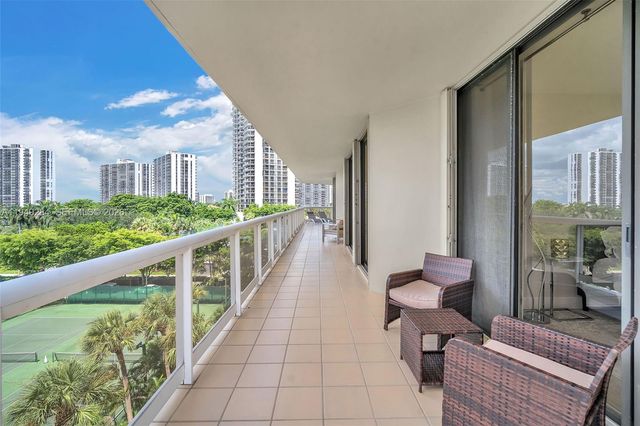 20191 E Country Club DR 601, Aventura, FL 33180