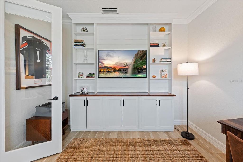 Image 3 of property listing at 5834 BRANDON RUN, Lakewood Ranch, FL 34211