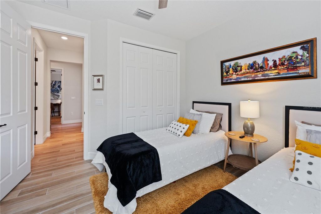 Image 4 of property listing at 5834 BRANDON RUN, Lakewood Ranch, FL 34211