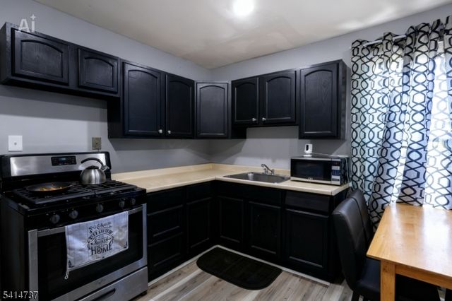 129 Greenwood Ave, East Orange City, NJ 07017