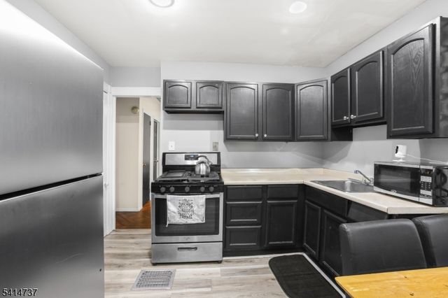 129 Greenwood Ave, East Orange City, NJ 07017