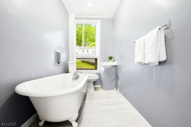 129 Greenwood Ave, East Orange City, NJ 07017