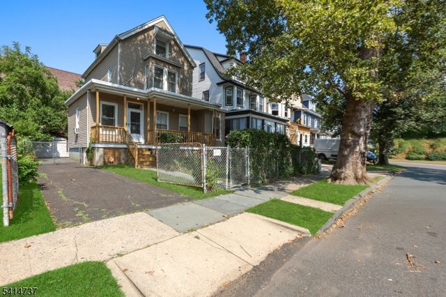 129 Greenwood Ave, East Orange City, NJ 07017