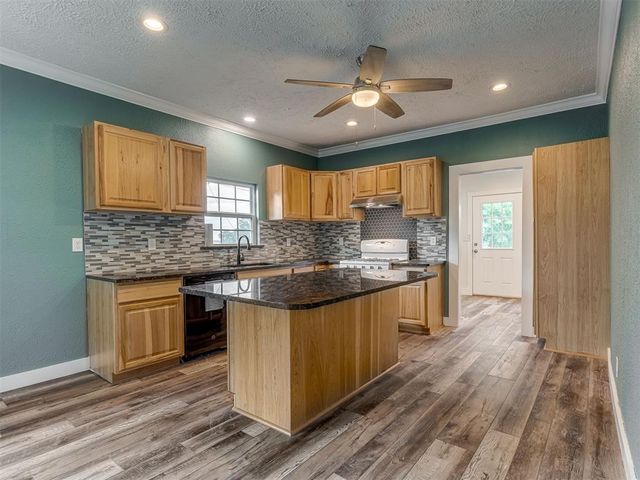 106 4th Street, Wellston, OK 74881