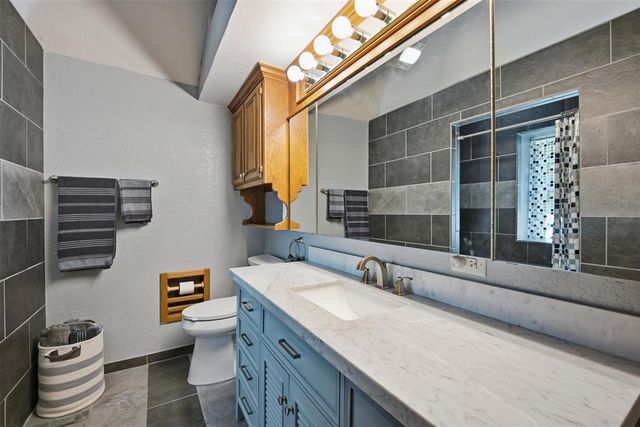 300 Ramsey Court, Norman, OK 73072