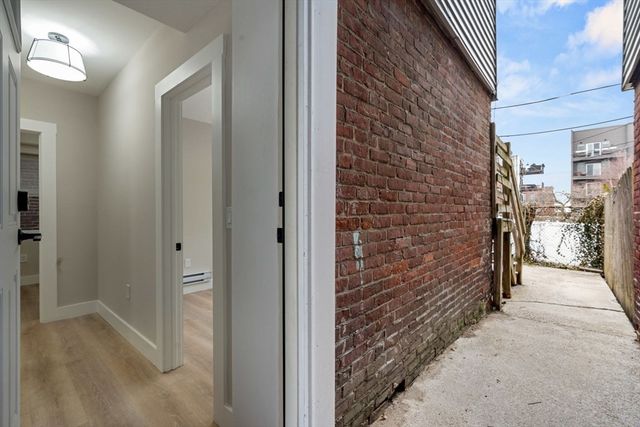 17 M St G, Boston, MA 02127