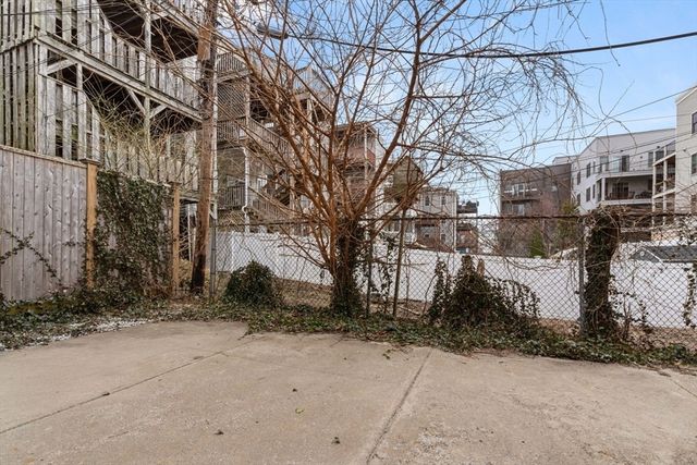 17 M St G, Boston, MA 02127