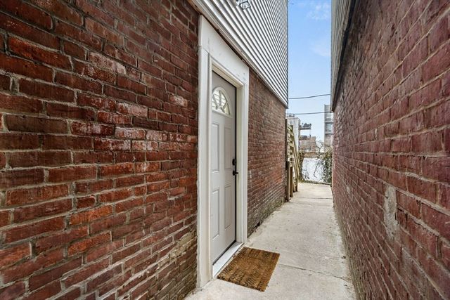 17 M St G, Boston, MA 02127