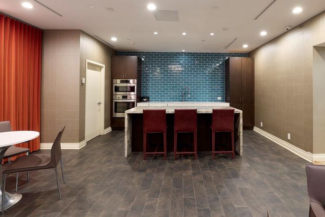 2001 Holcombe Boulevard 3303, Houston, TX 77030