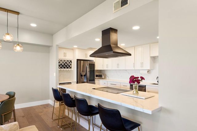 2001 Holcombe Boulevard 3303, Houston, TX 77030