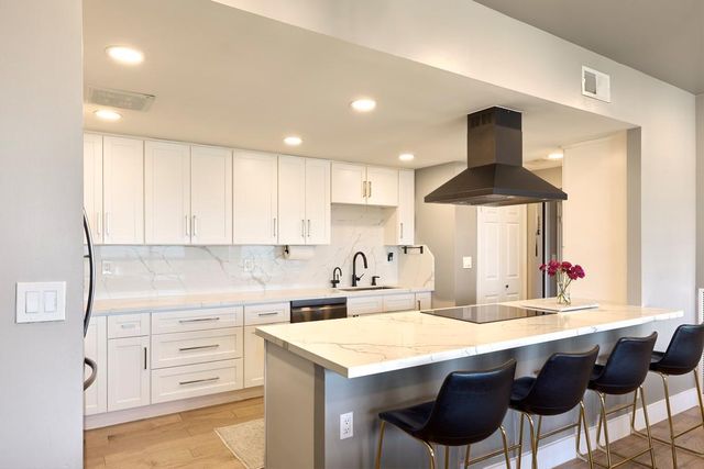 2001 Holcombe Boulevard 3303, Houston, TX 77030