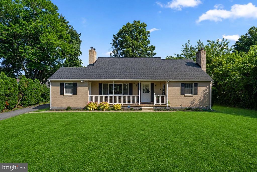 9711 MAGLEDT RD, Parkville, MD 21234