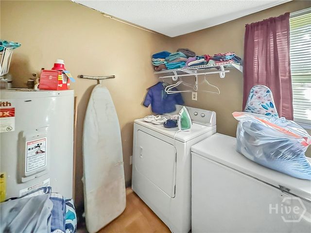 725 FRUIT Street, Savannah, GA 31415