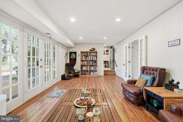 3 SCOTTVIEW CT, Potomac, MD 20854