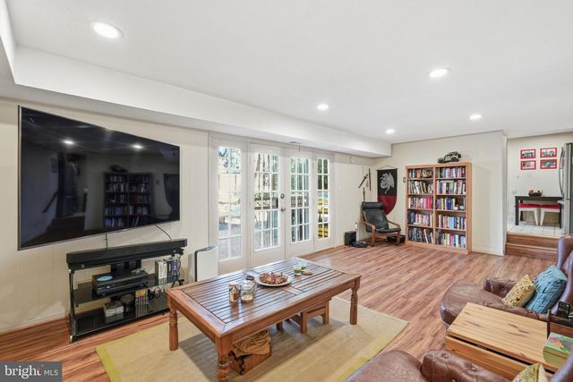 3 SCOTTVIEW CT, Potomac, MD 20854