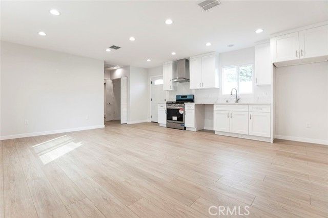 13120 Branford Street, Arleta (los Angeles), CA 91331