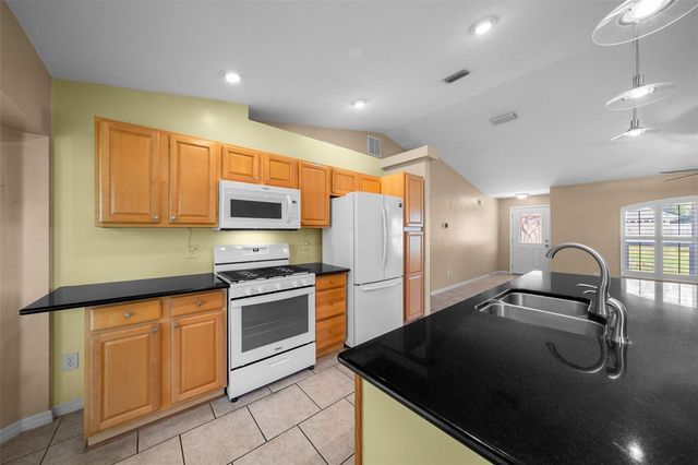 8590 SE 159TH LANE, Summerfield, FL 34491
