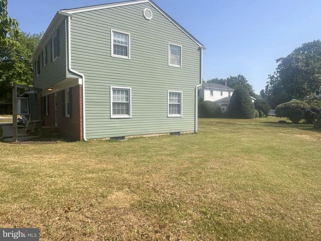 103 S FAIRFIELD DR, Dover, DE 19901