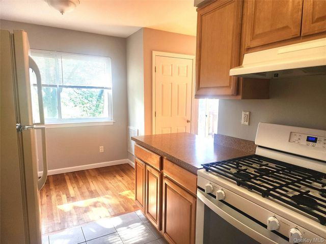 18 Pavilion Ridge Way 15, Suffern, NY 10901