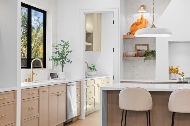 5564 Fetz Ln, Fair Oaks, CA 95628