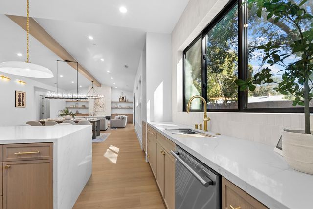 5564 Fetz Ln, Fair Oaks, CA 95628