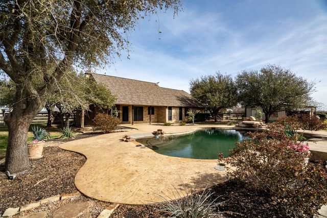 6210 Deer Run Road, Sanger, TX 76266