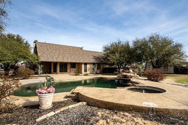 6210 Deer Run Road, Sanger, TX 76266