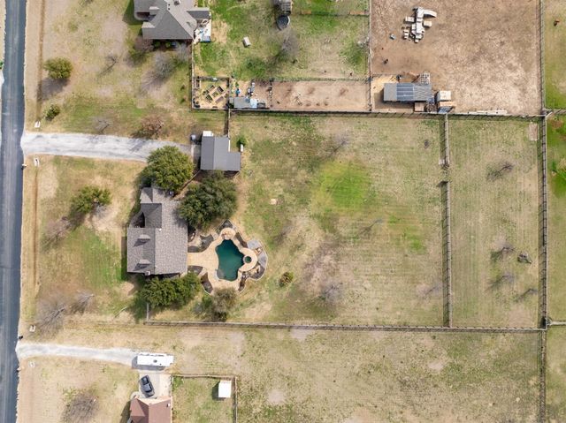 6210 Deer Run Road, Sanger, TX 76266