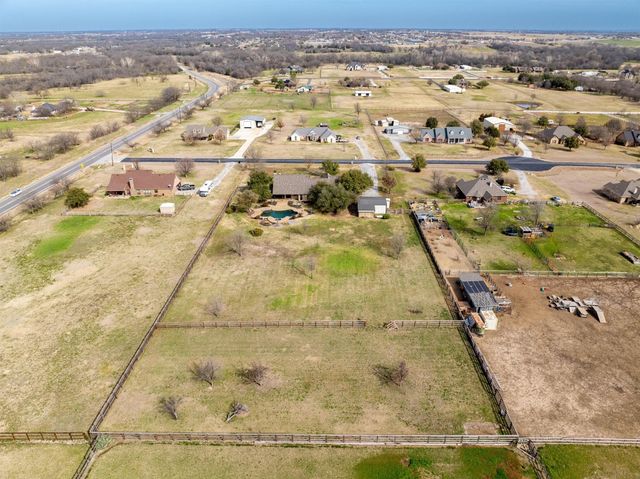 6210 Deer Run Road, Sanger, TX 76266