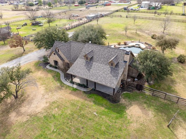 6210 Deer Run Road, Sanger, TX 76266