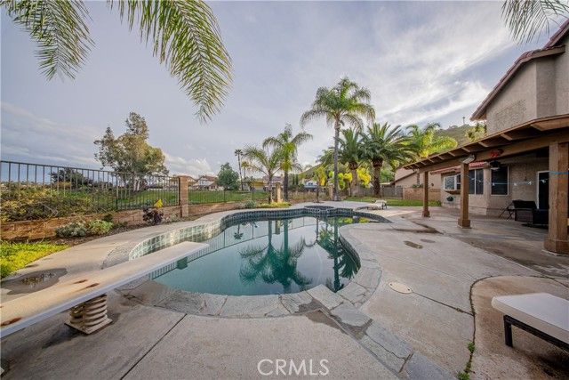 17102 Whispering Brook, Riverside, CA 92503