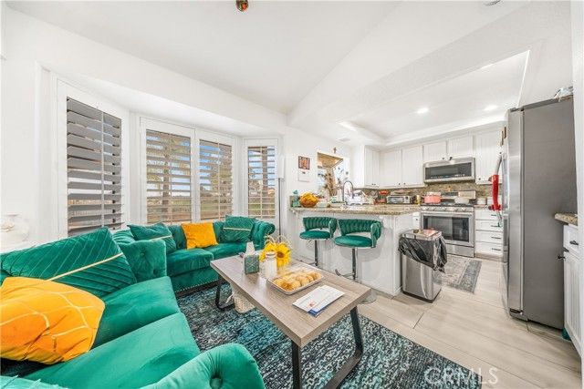 17102 Whispering Brook, Riverside, CA 92503