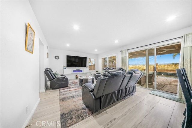 17102 Whispering Brook, Riverside, CA 92503