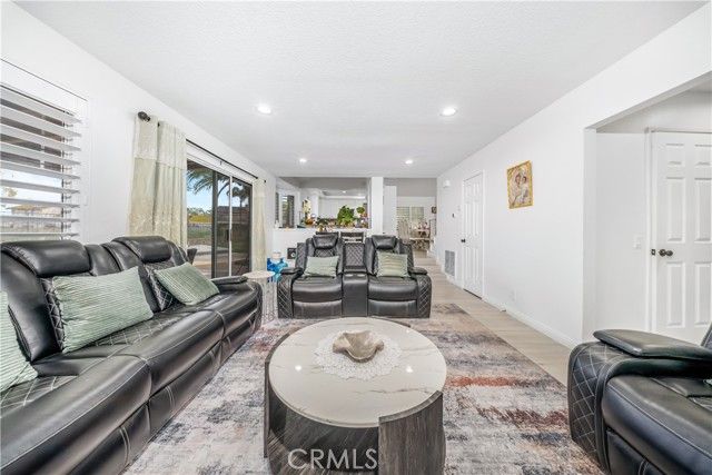 17102 Whispering Brook, Riverside, CA 92503