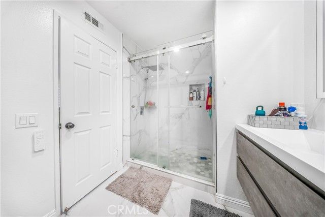 17102 Whispering Brook, Riverside, CA 92503