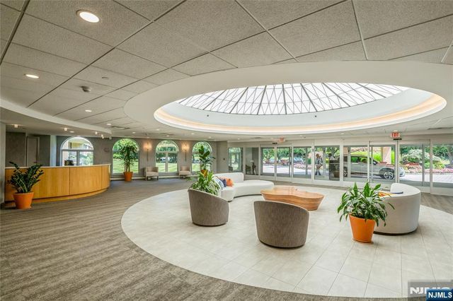 10 Smith Manor Boulevard 121, West Orange, NJ 07052