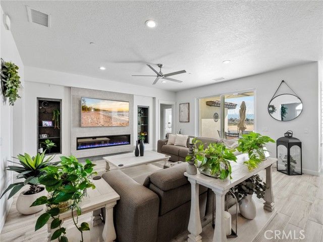 22427 Huasna, Apple Valley, CA 92307