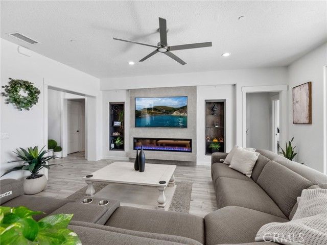 22427 Huasna, Apple Valley, CA 92307