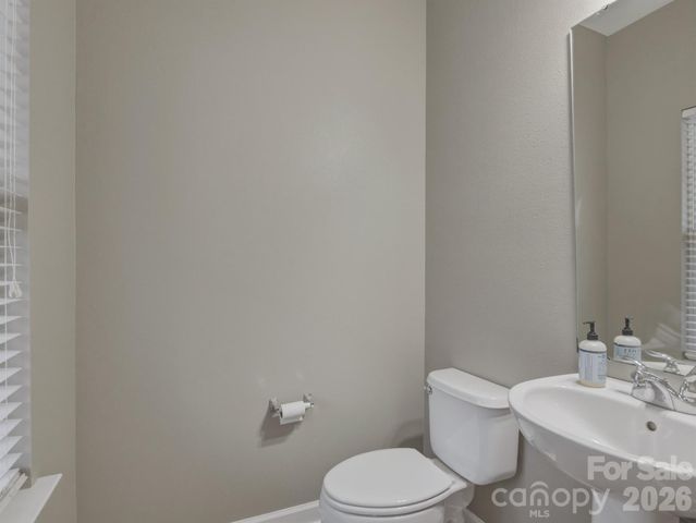 418 Doughton Lane, Charlotte, NC 28217