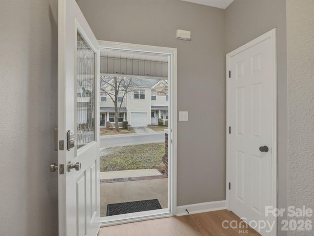 418 Doughton Lane, Charlotte, NC 28217