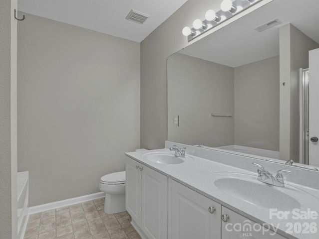 418 Doughton Lane, Charlotte, NC 28217