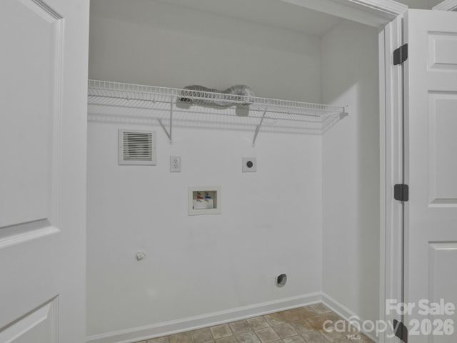 418 Doughton Lane, Charlotte, NC 28217