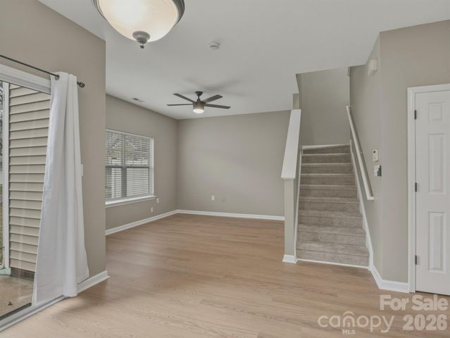 418 Doughton Lane, Charlotte, NC 28217