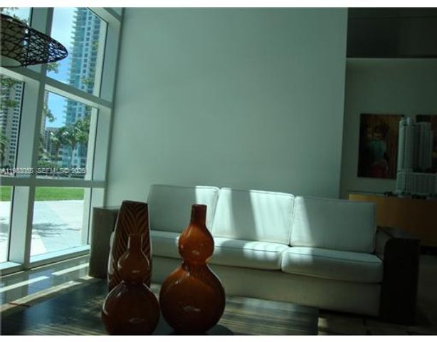 300 S BISCAYNE 2611, Miami, FL 33131