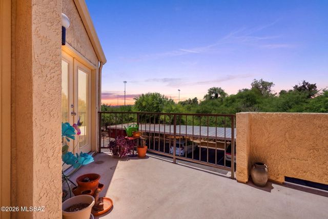 1200 E River Rd Apt G87, Tucson, AZ 85718