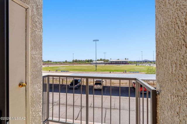 1200 E River Rd Apt G87, Tucson, AZ 85718