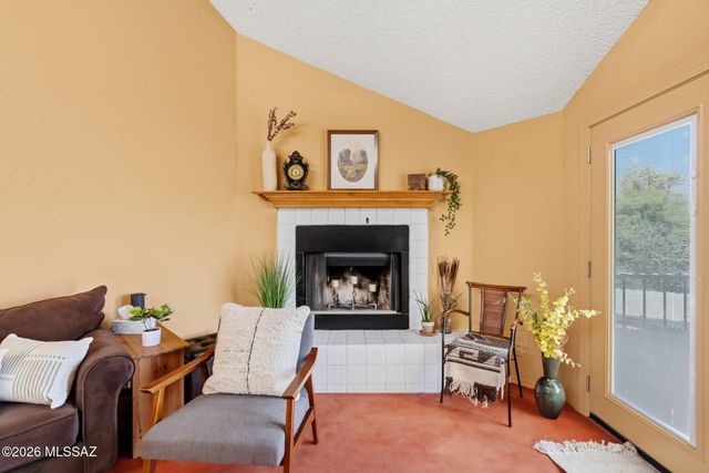 1200 E River Rd Apt G87, Tucson, AZ 85718
