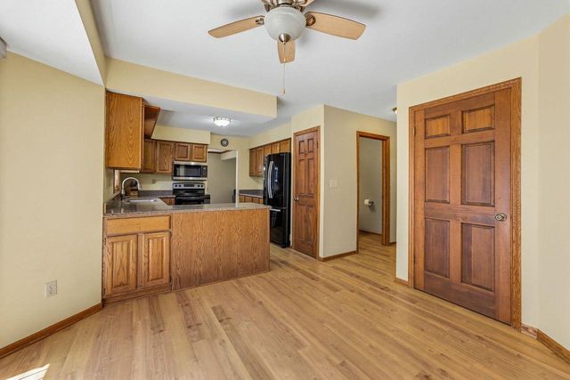 6912 N Tichigan ROAD, Waterford, WI 53185